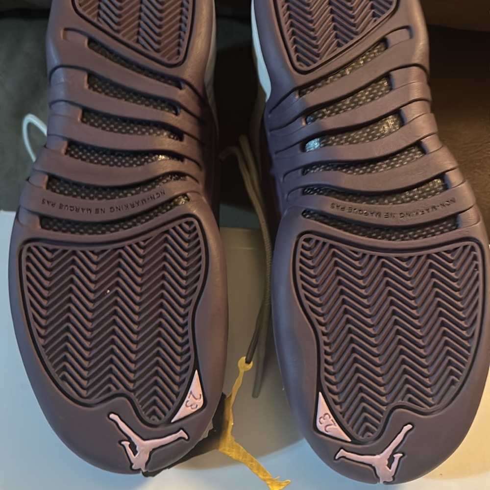 Jordan 12 - Picture 4 of 7